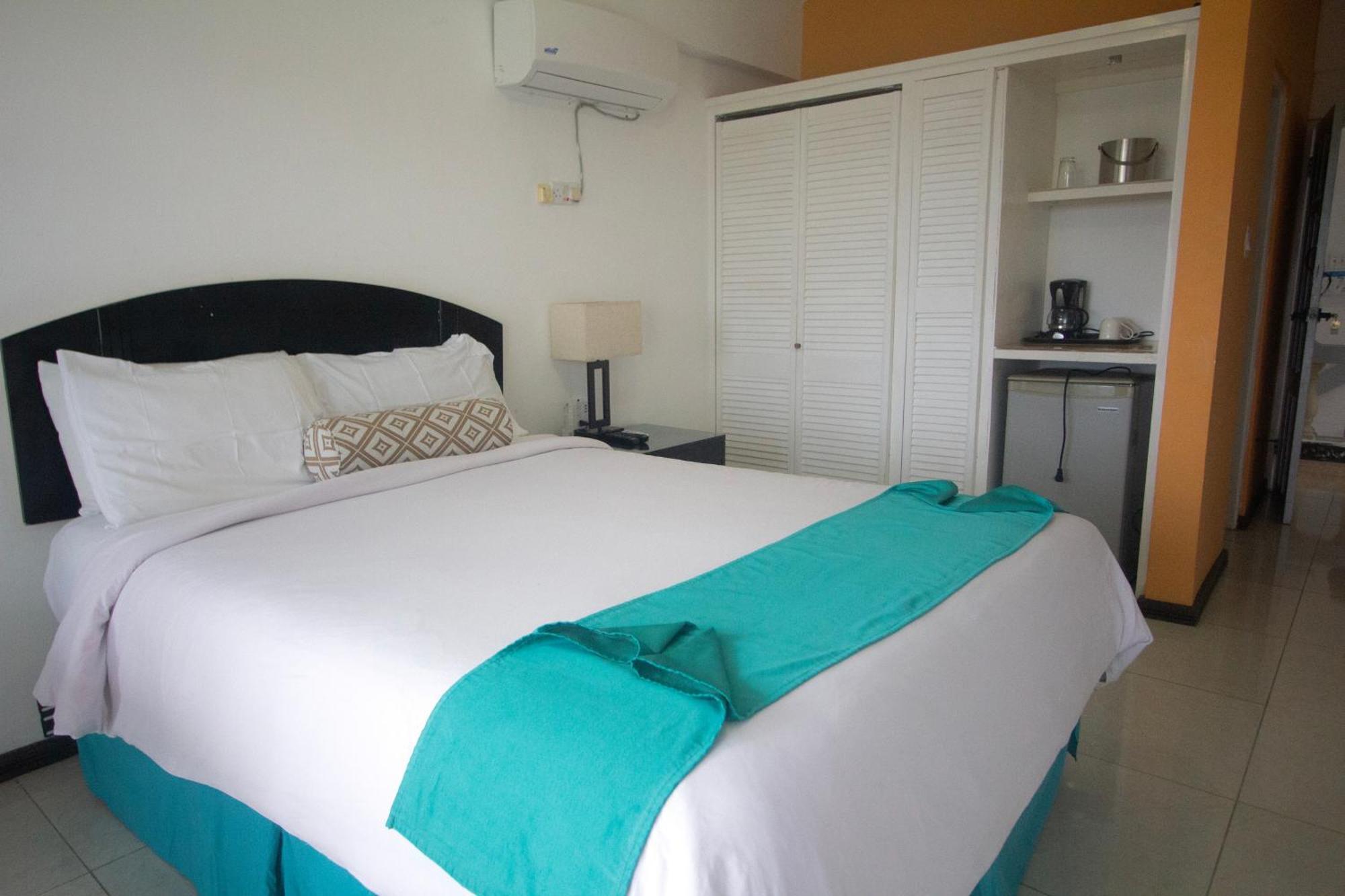Match Resort Port Antonio Bagian luar foto